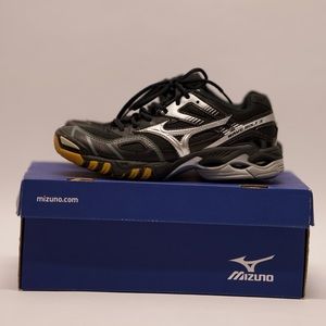 Woman’s Mizuno Wave Bolt 3
